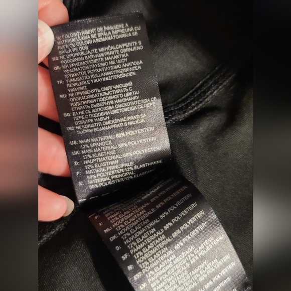 Adidas Climalite Capris - size M - Picture 4 of 6